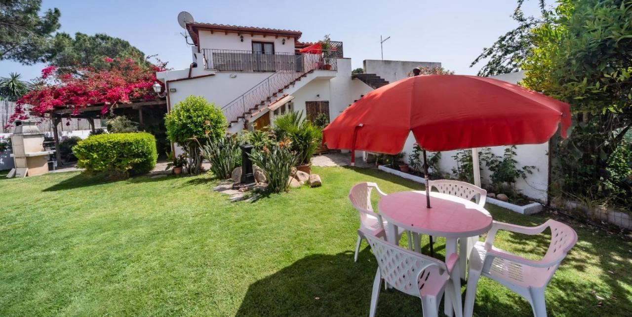 Casa Vacanze " Is Meris " Capitana Luaran gambar